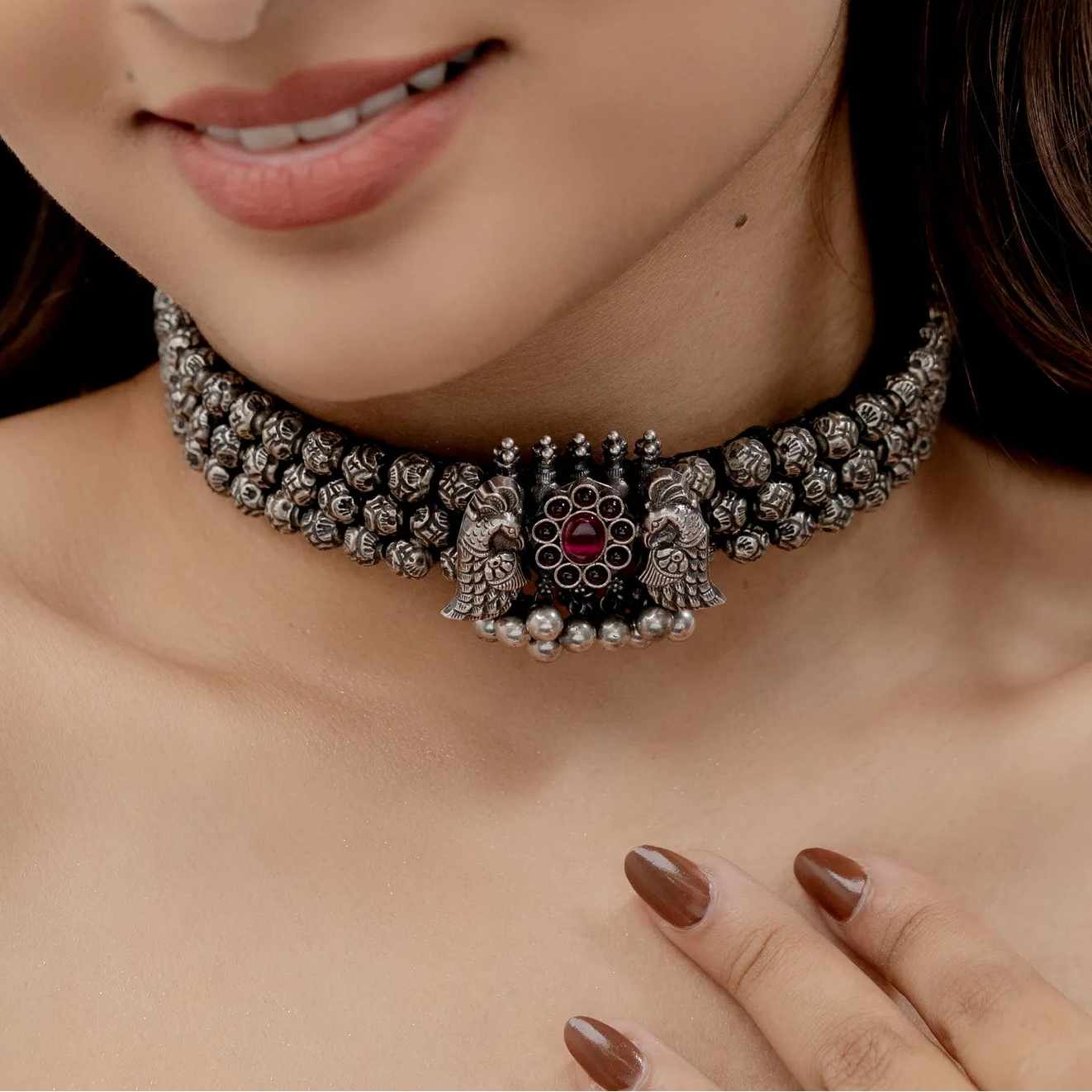 Mayura thushi