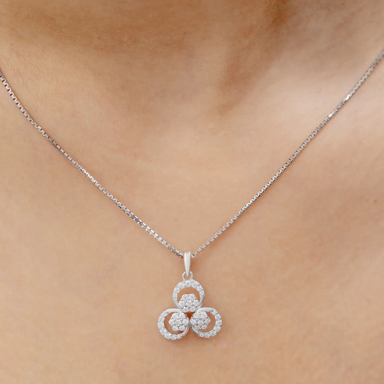 Varnika  Pendant Set