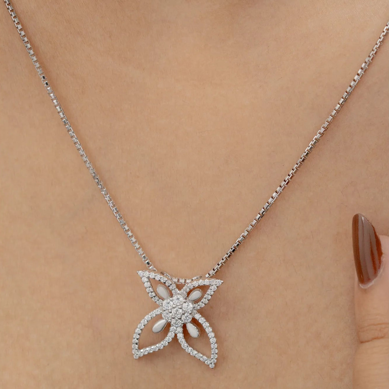 Yanika  Pendant Set