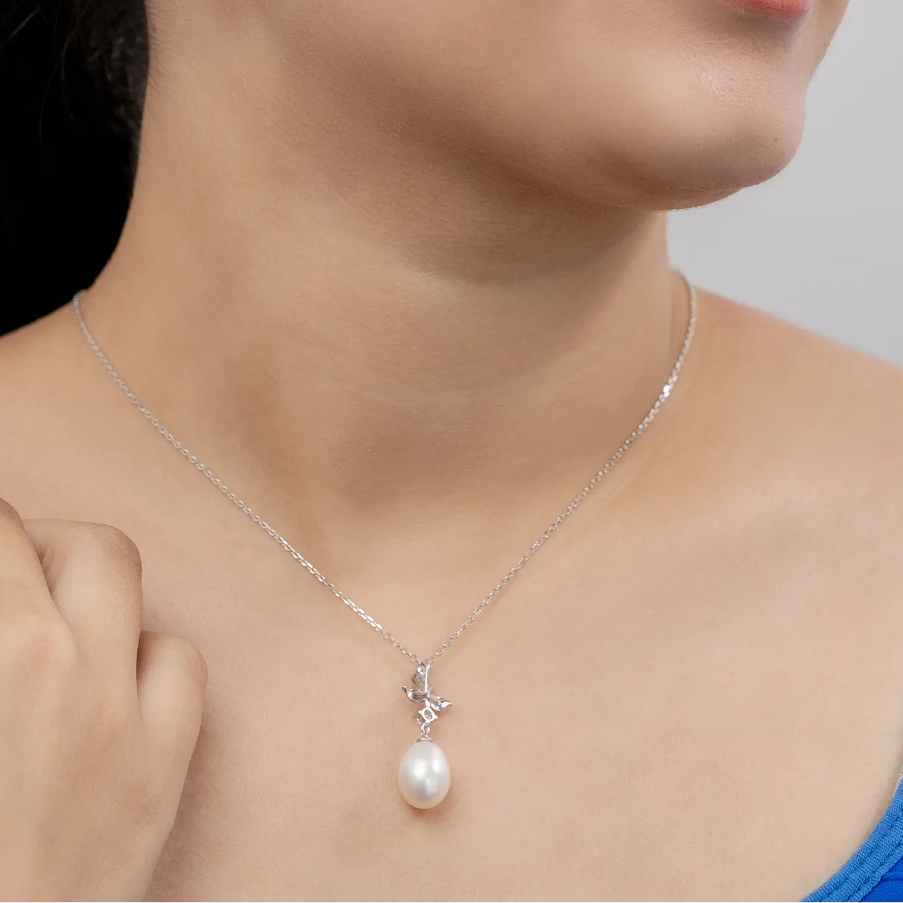 Kirvi Necklace Set