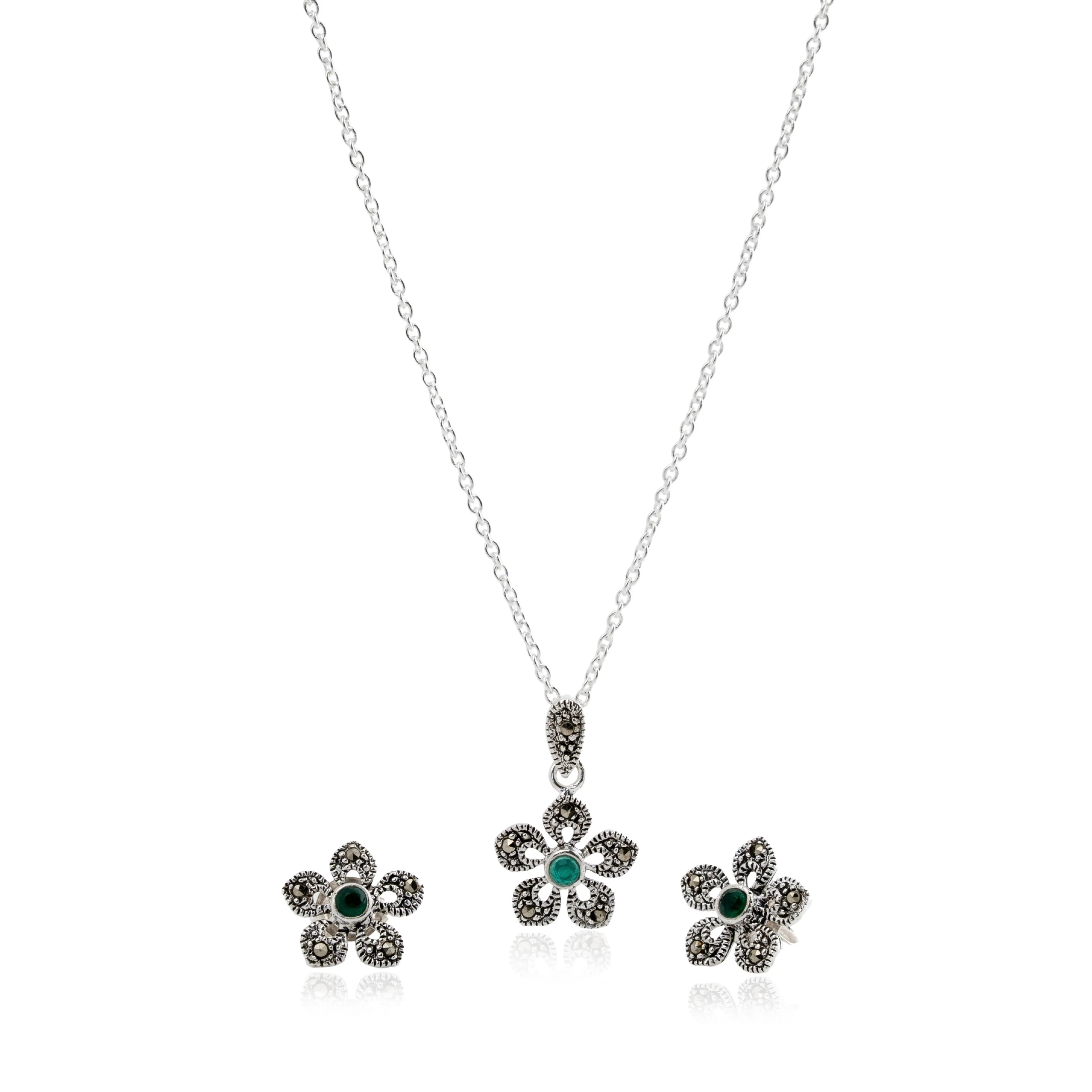 Gunjara Pendant Set