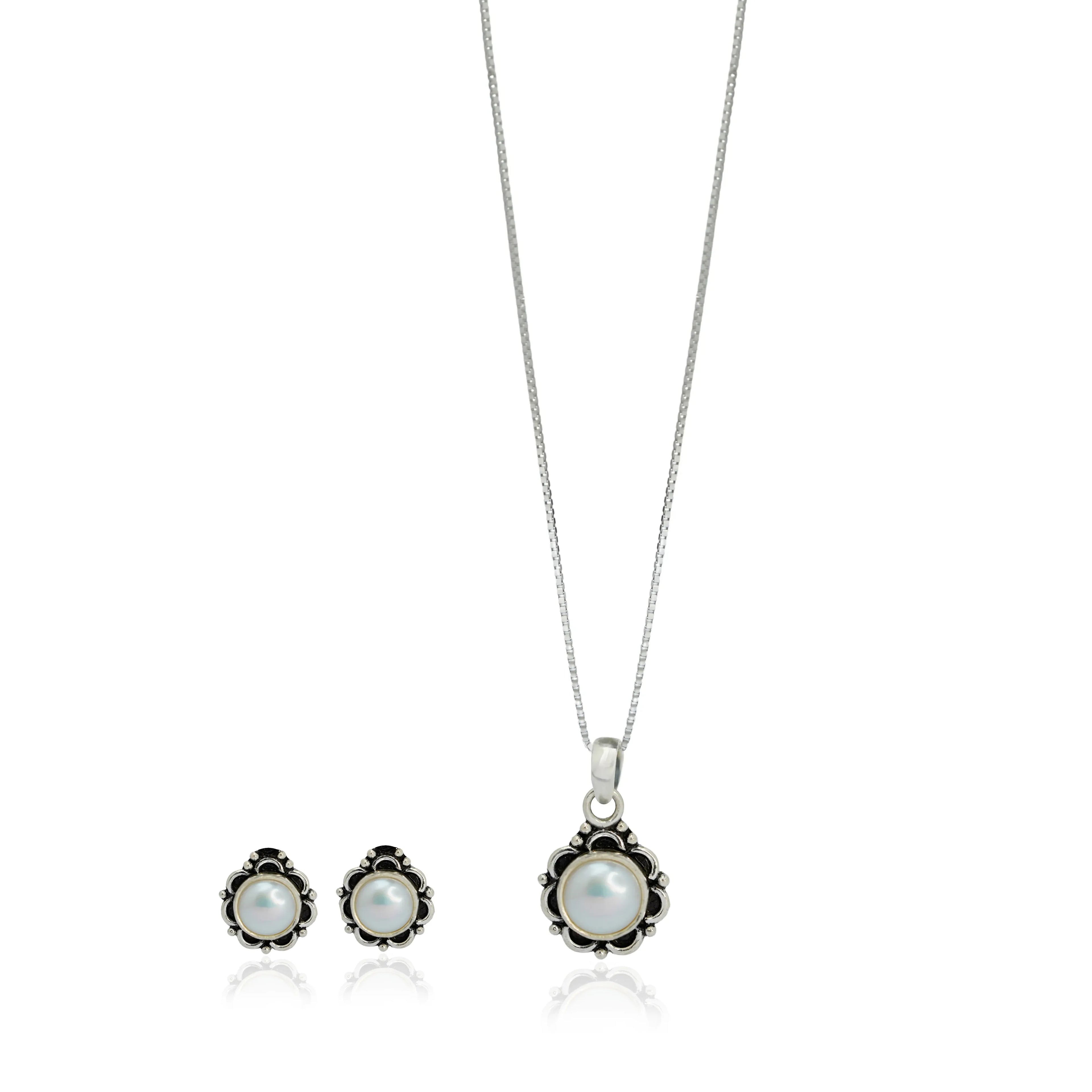 Maalvini Pendant Set