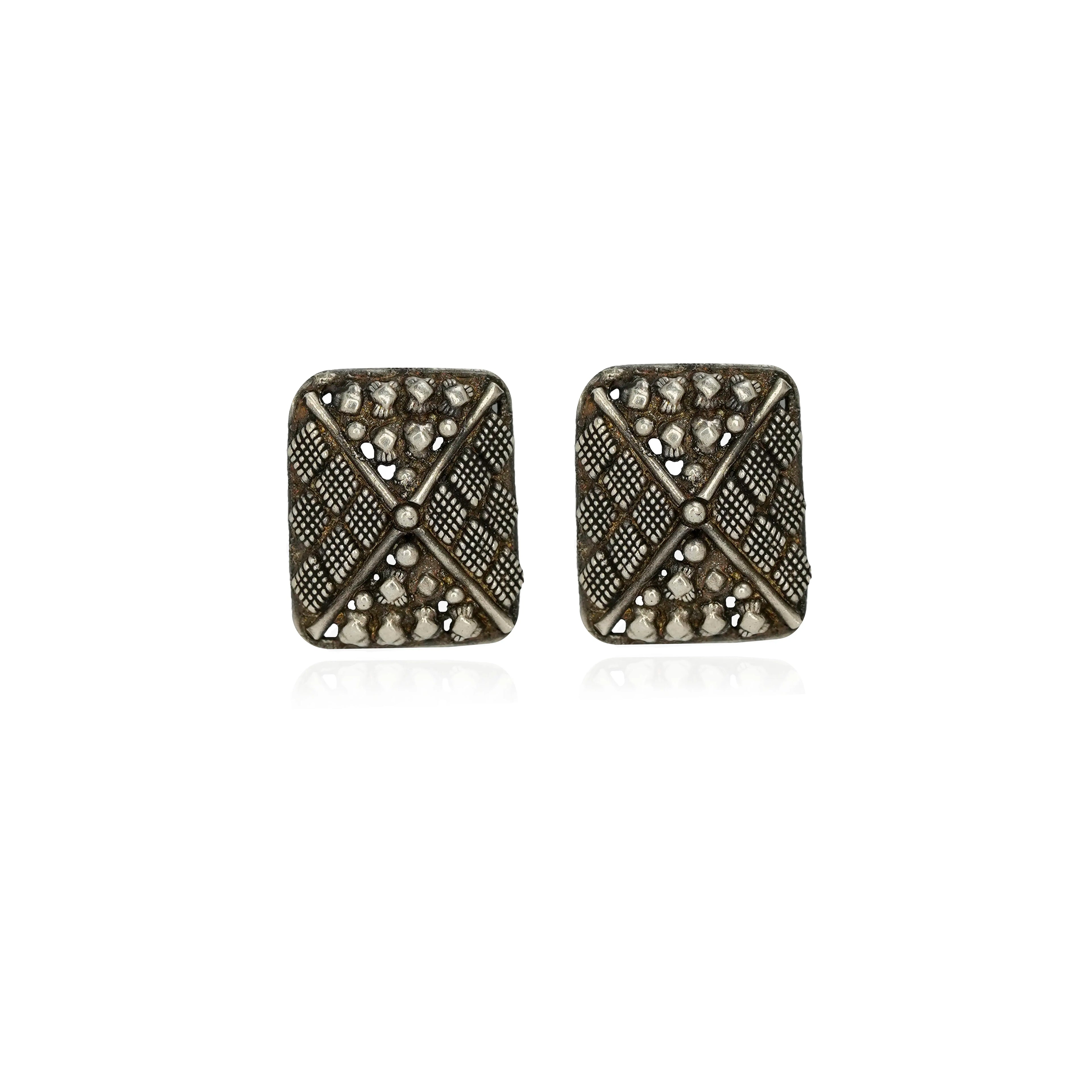 Lavrani  Earrings