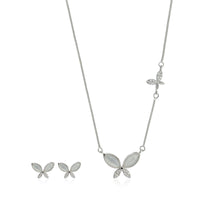 Manjulaa  Pendant Set