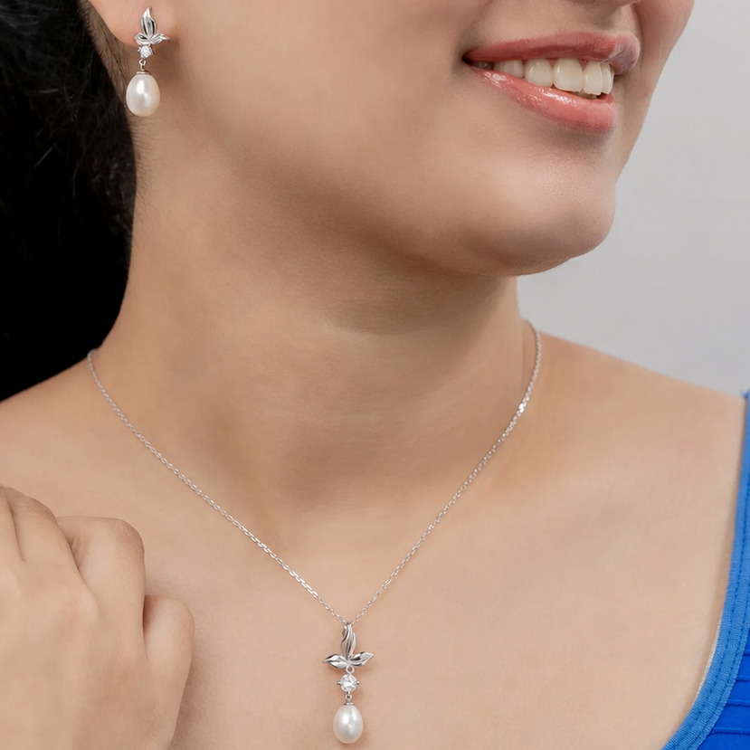Kirvi Necklace Set