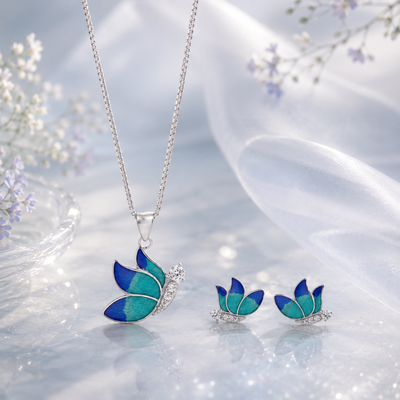 Aarunya Pendant Set