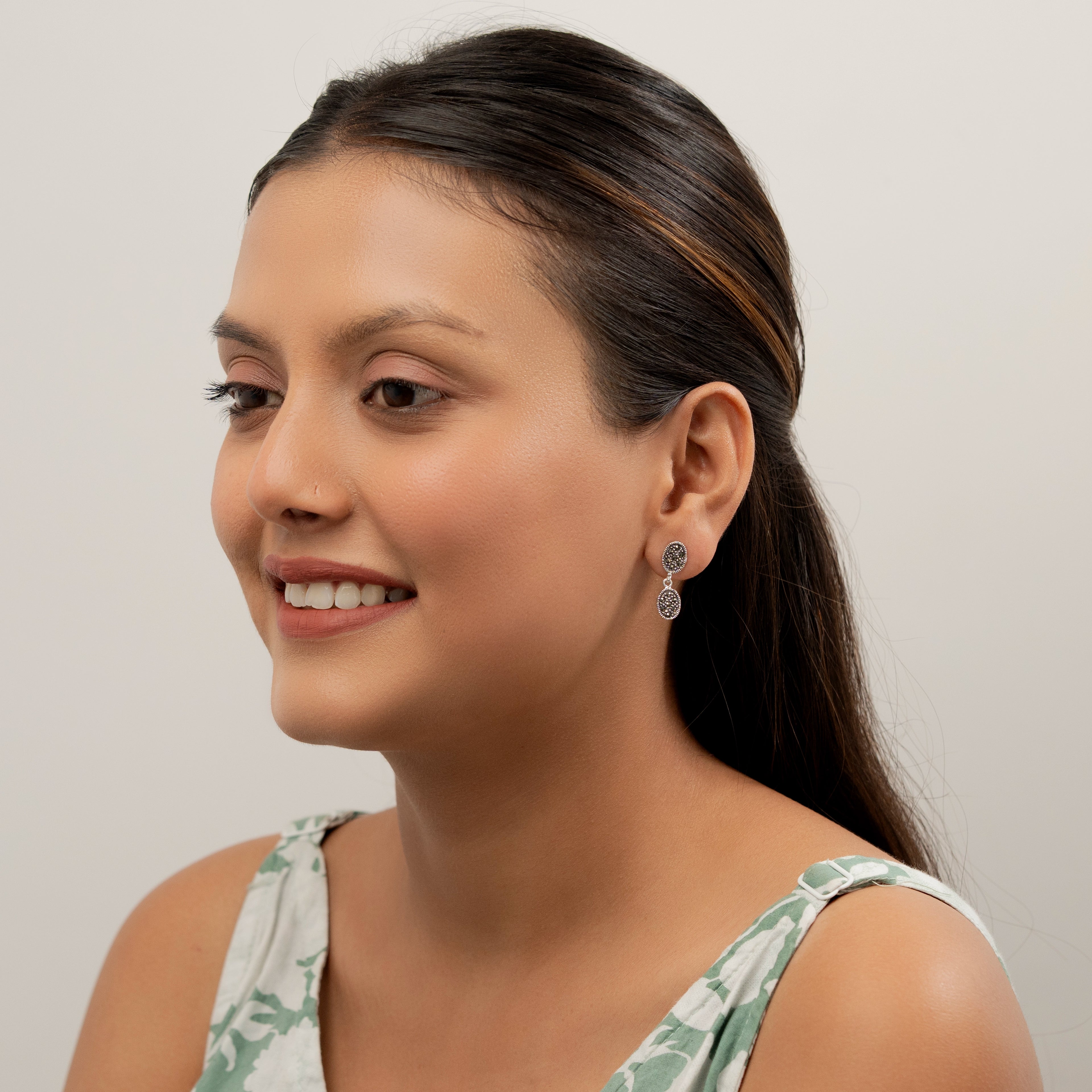 Kirnaja Earrings