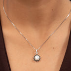Lavanyaa Pendant Set