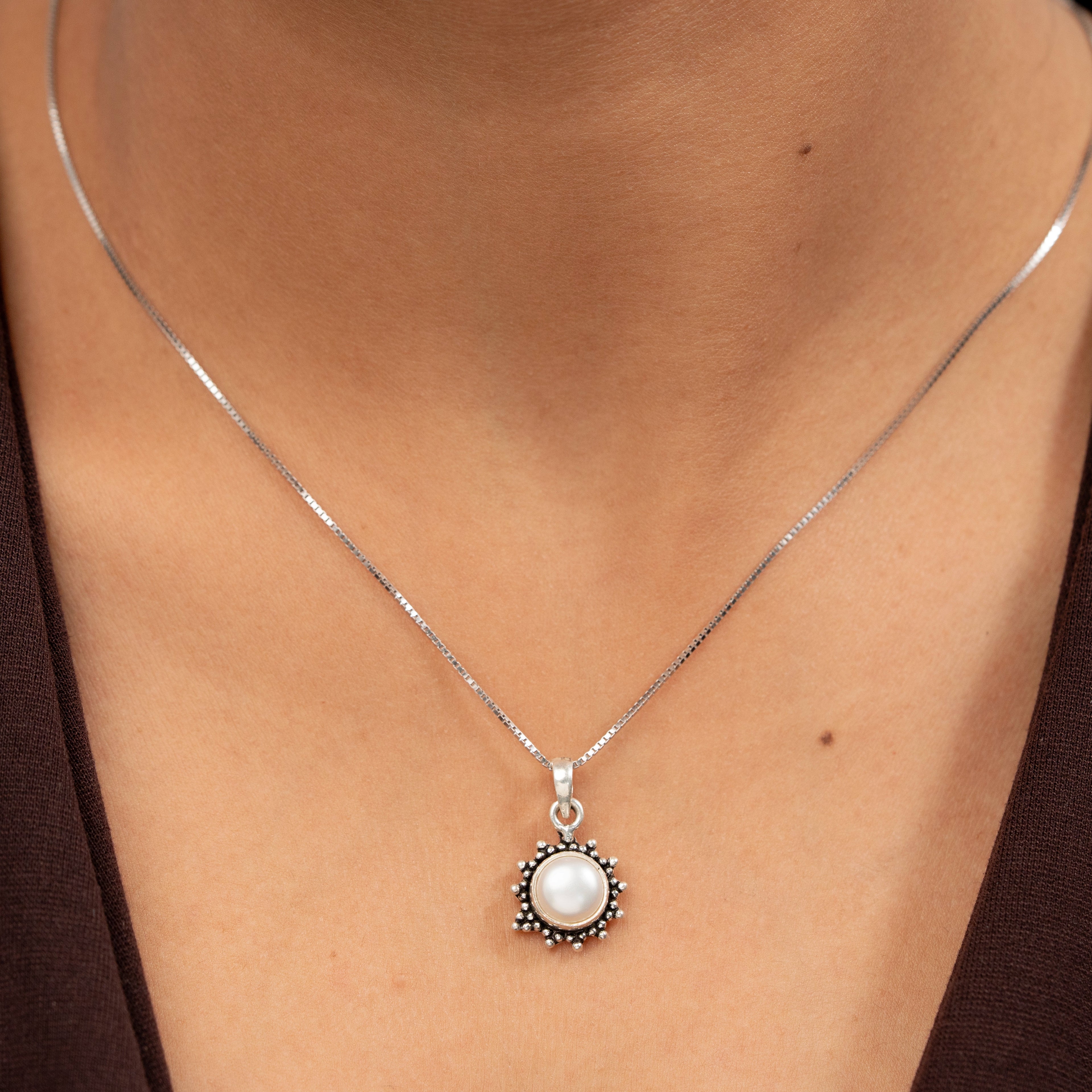 Lavanyaa Pendant Set