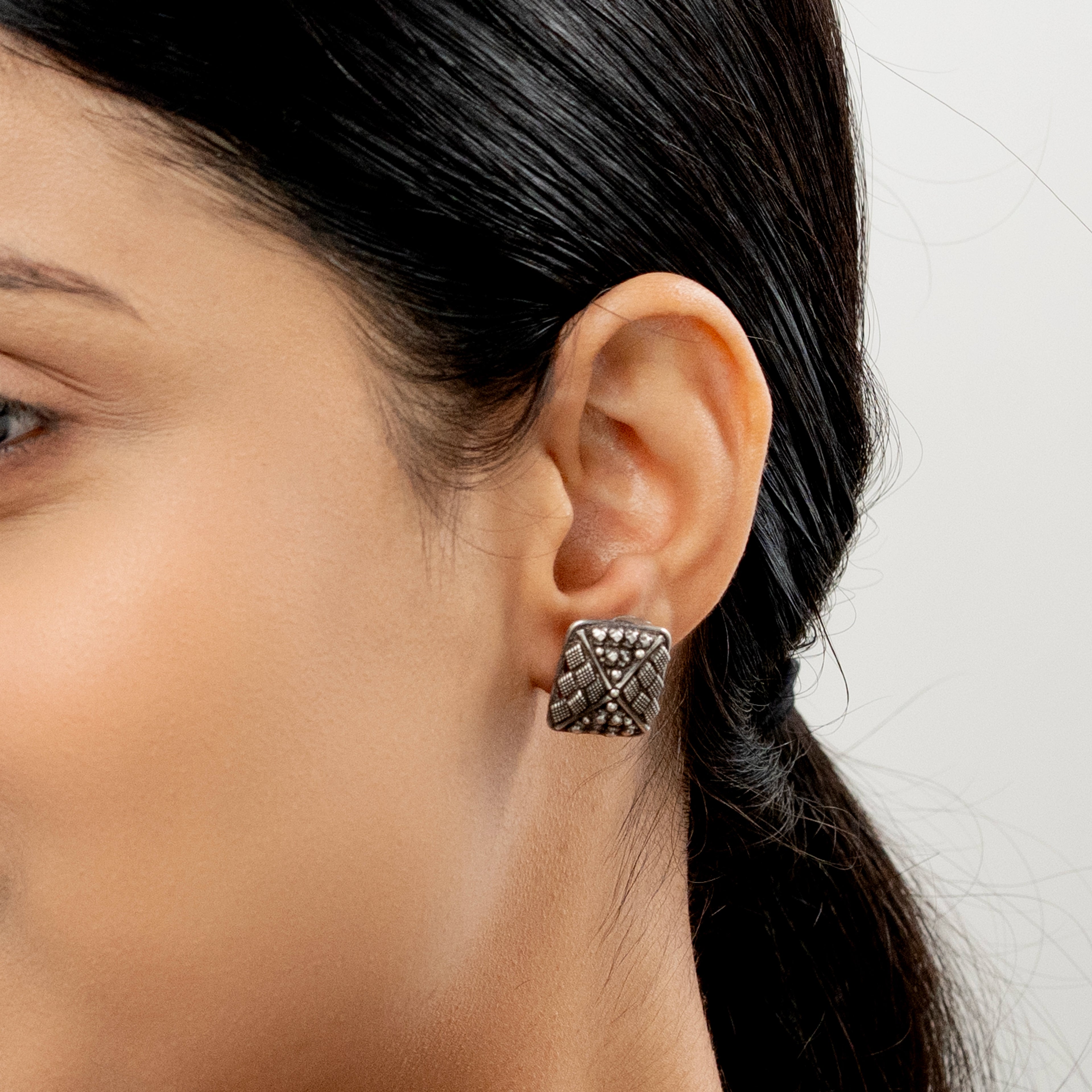 Lavrani  Earrings