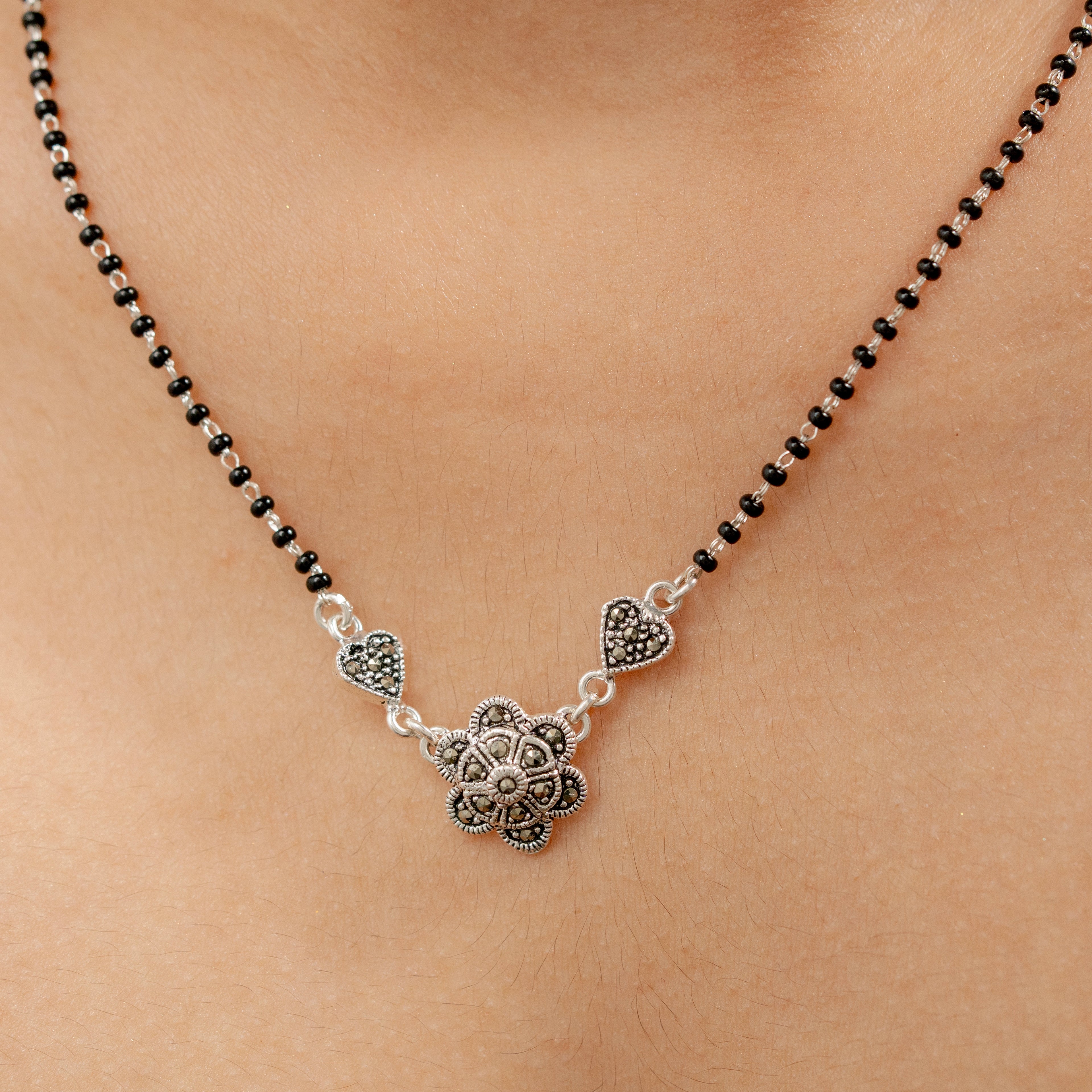 Mandira Mangalsutra