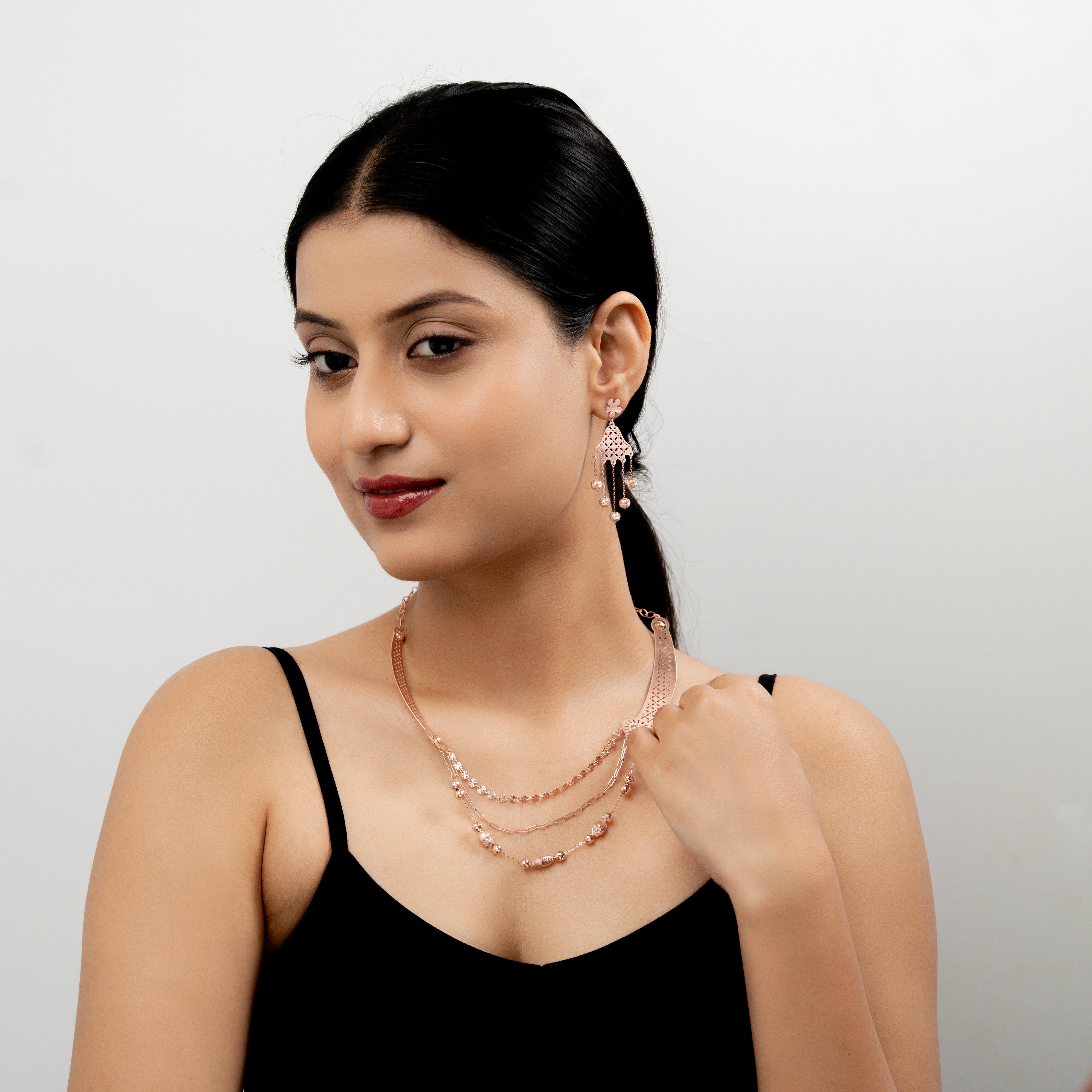 Rupnisha Necklace Set