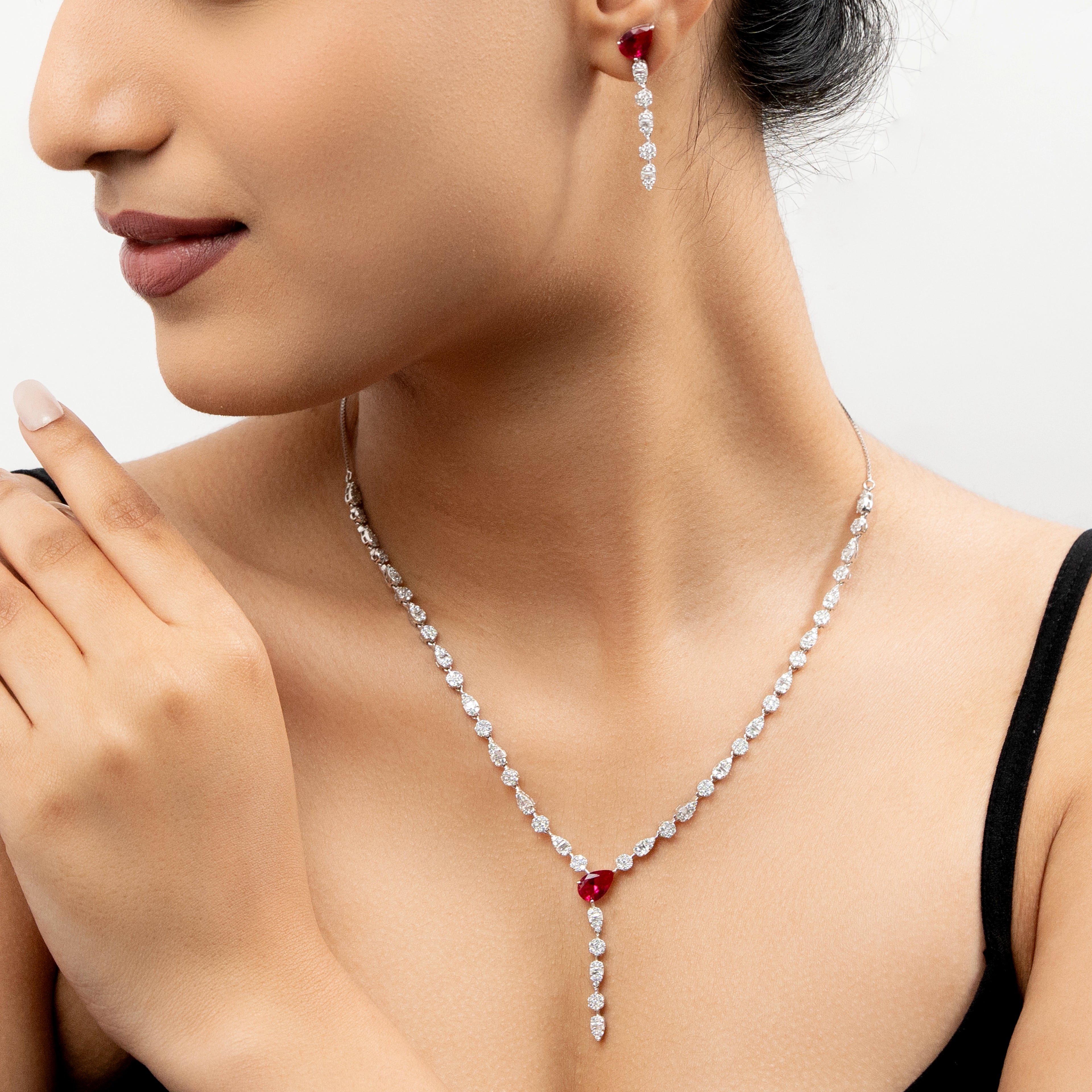 Manorama Necklace Set