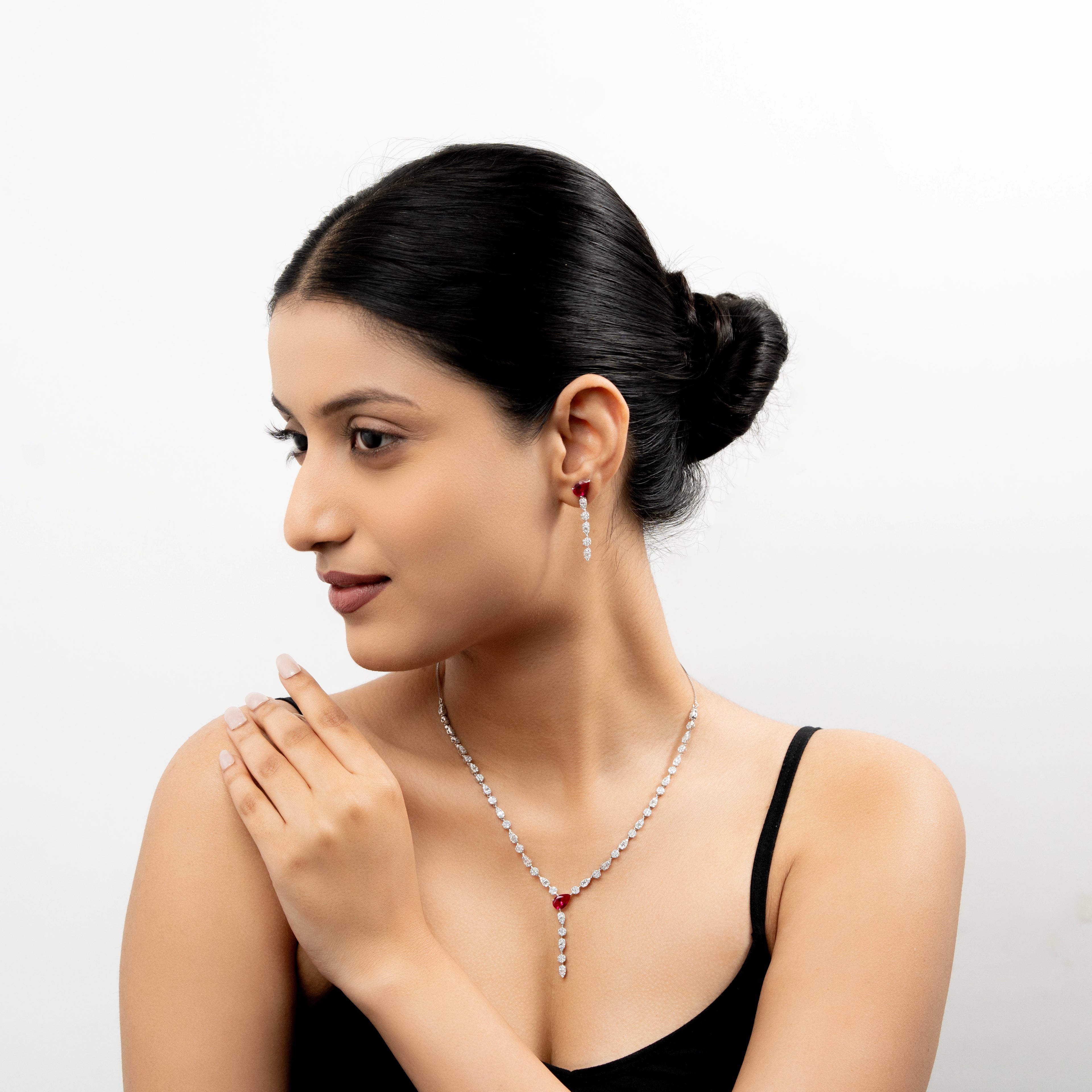 Manorama Necklace Set