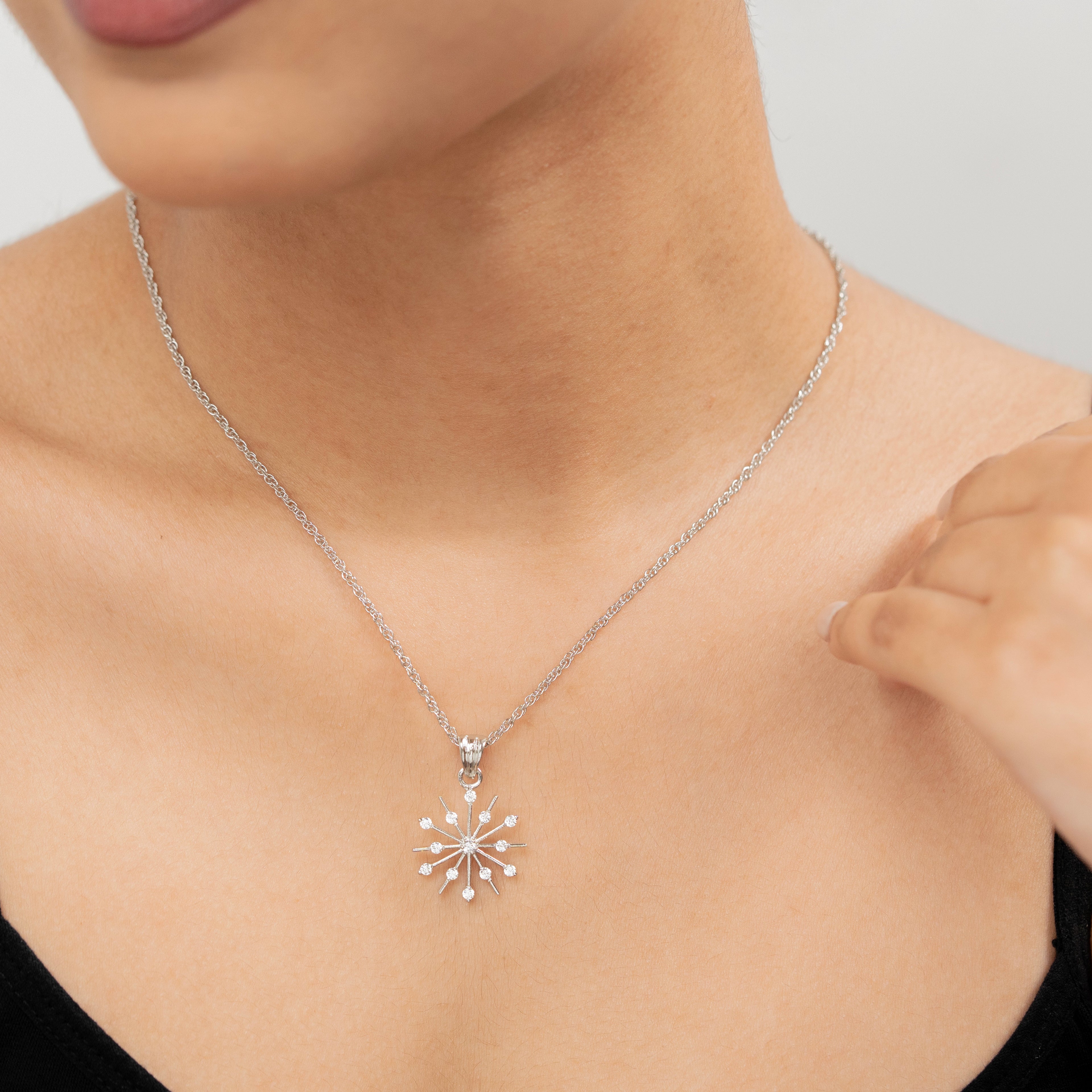 NirjaRatna Chain And Pendant Set