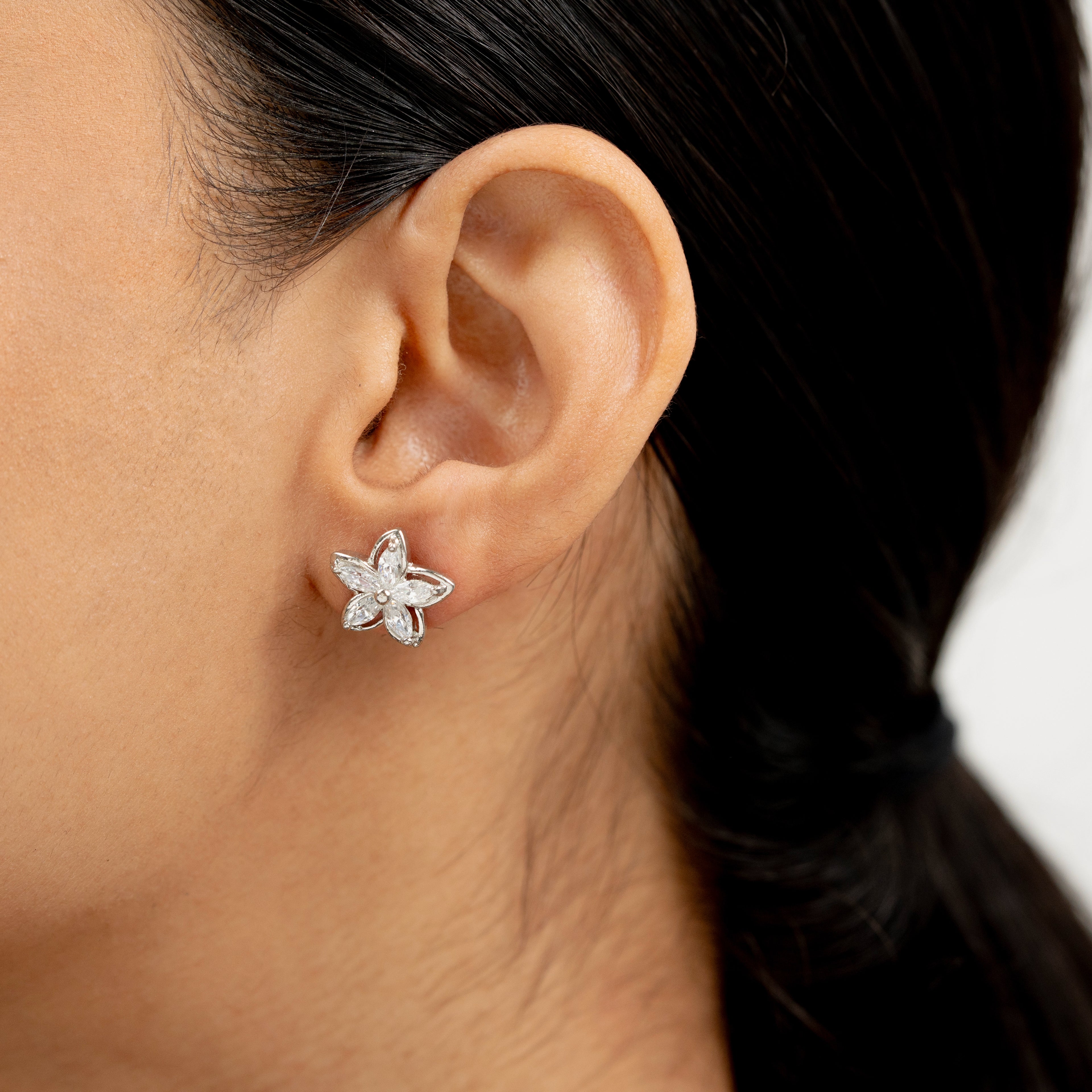 Dhaara Chain And Pendant Set