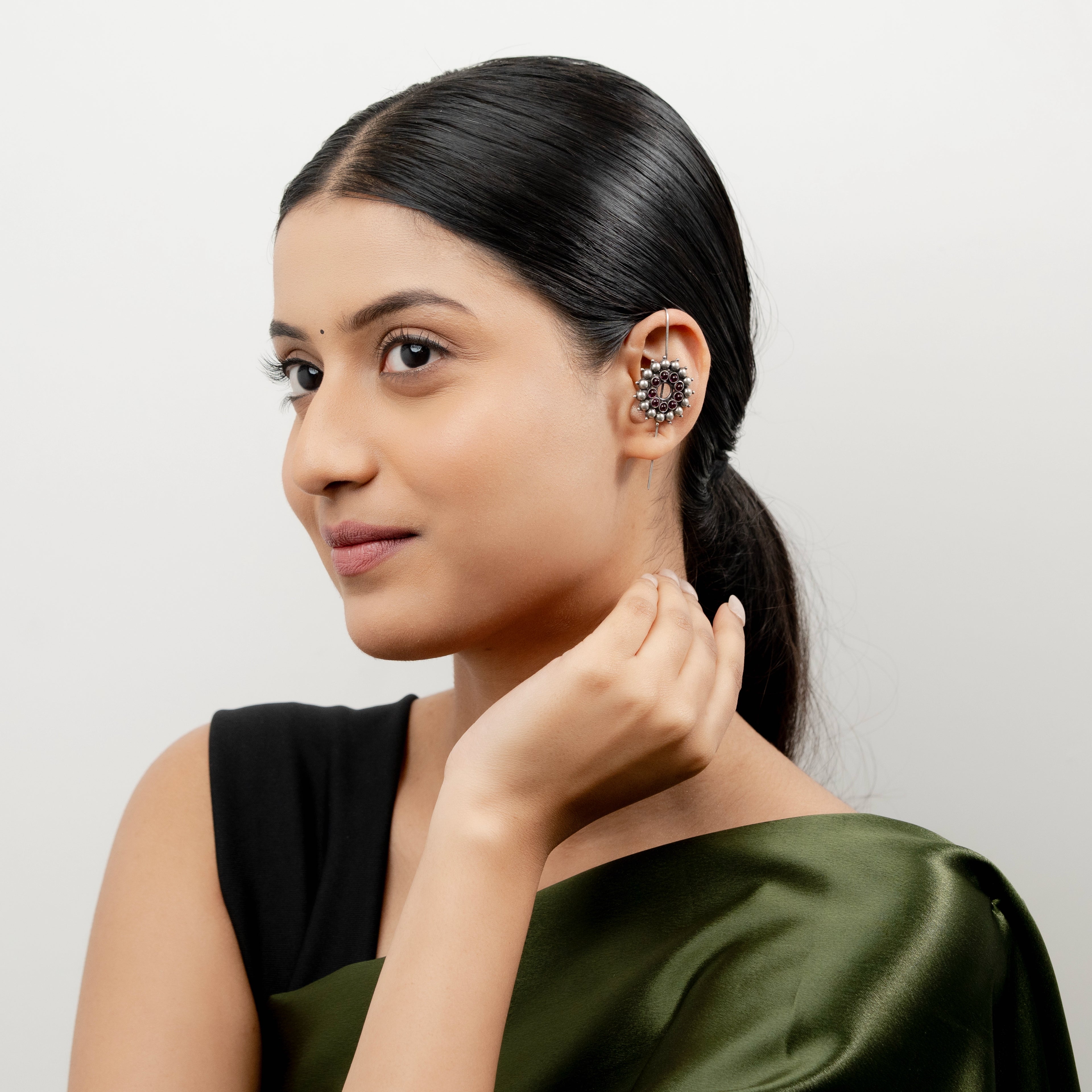 Rupshara Earcuff