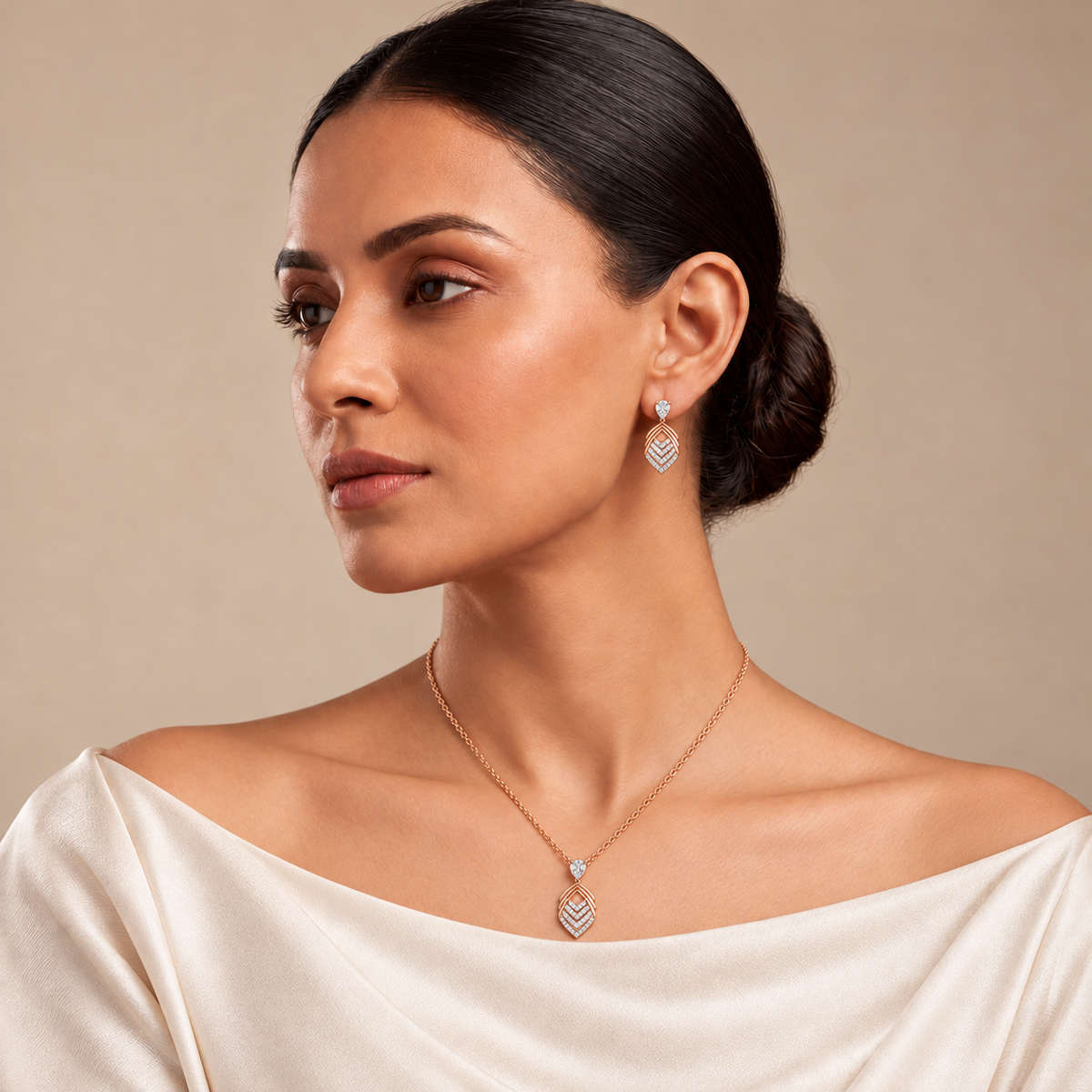 Revati Pendant Set
