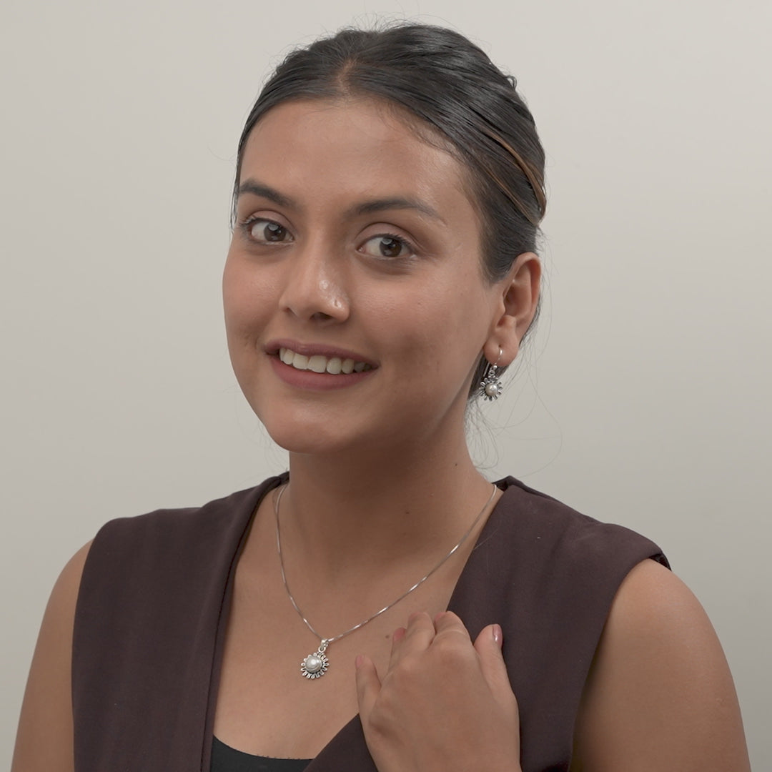 Gorishaa  Pendant Set