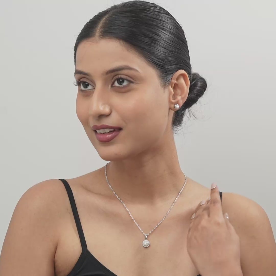 TaraSparsh Chain And Pendant Set