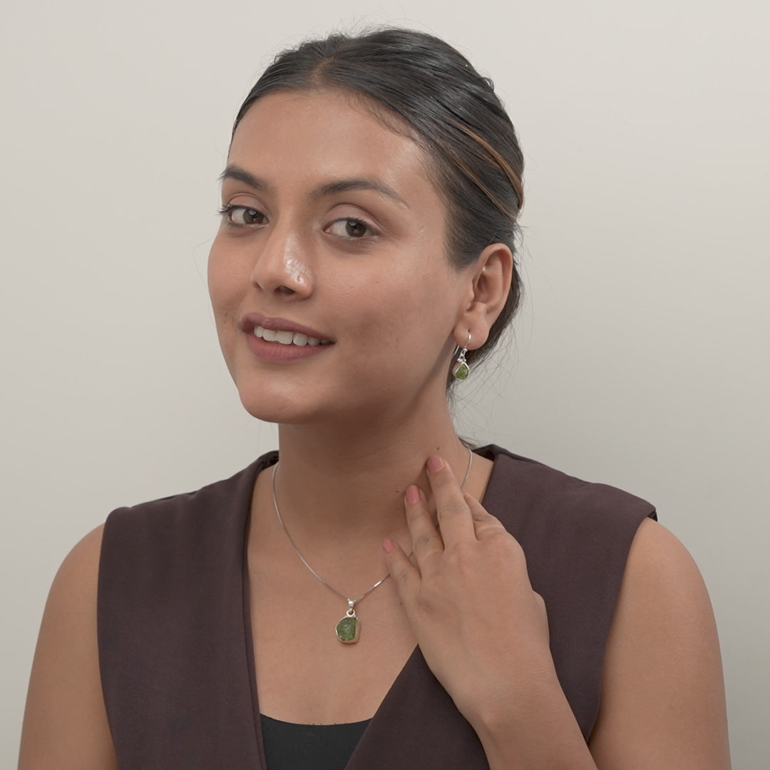 Rupmalya  Pendant Set