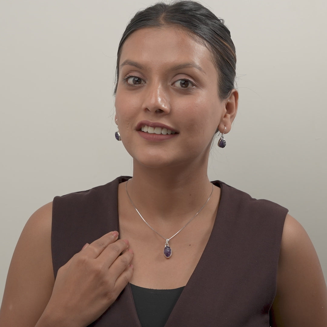 Kanthika  Pendant Set
