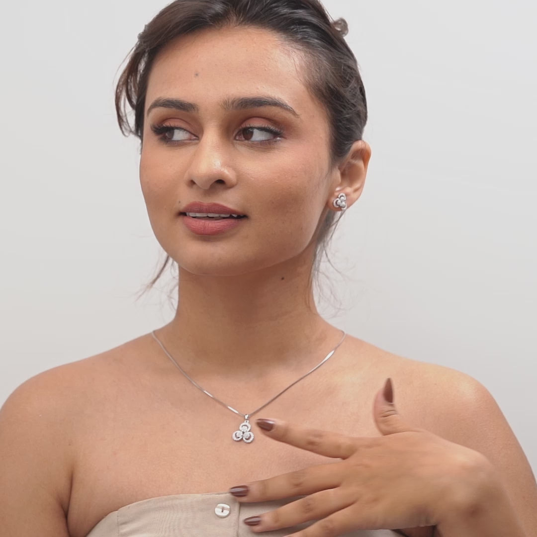 Varnika  Pendant Set