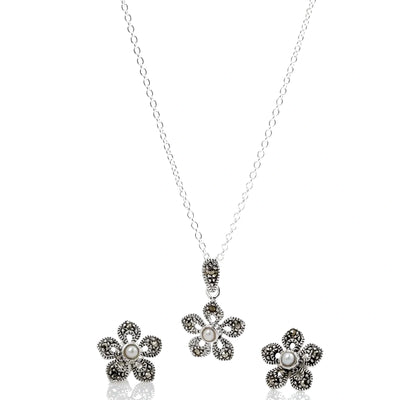 Gunjara Pendant Set